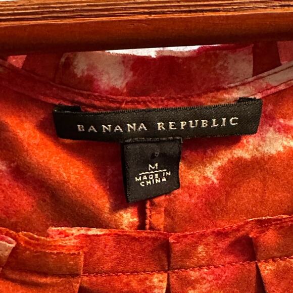 Banana Republic Women's Red Silk Ruffle Top size medium EUC - Picture 2 of 8
